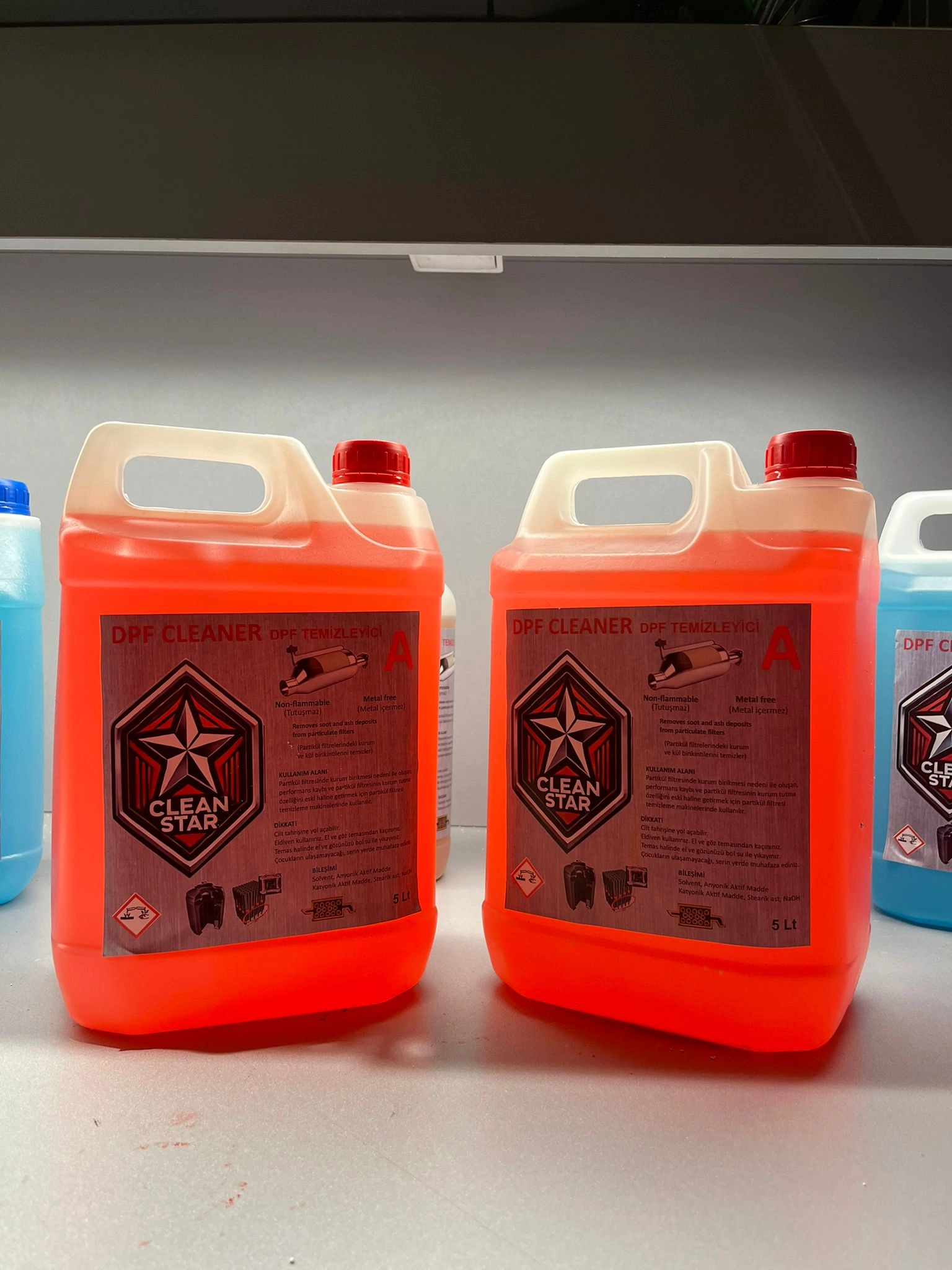 AKT CLEANSTAR ARAÇ ÜZERİNDE DPF TEMİZLİK MAKİNESİ 5LT TEMİZLİK SIVISI KIRMIZI